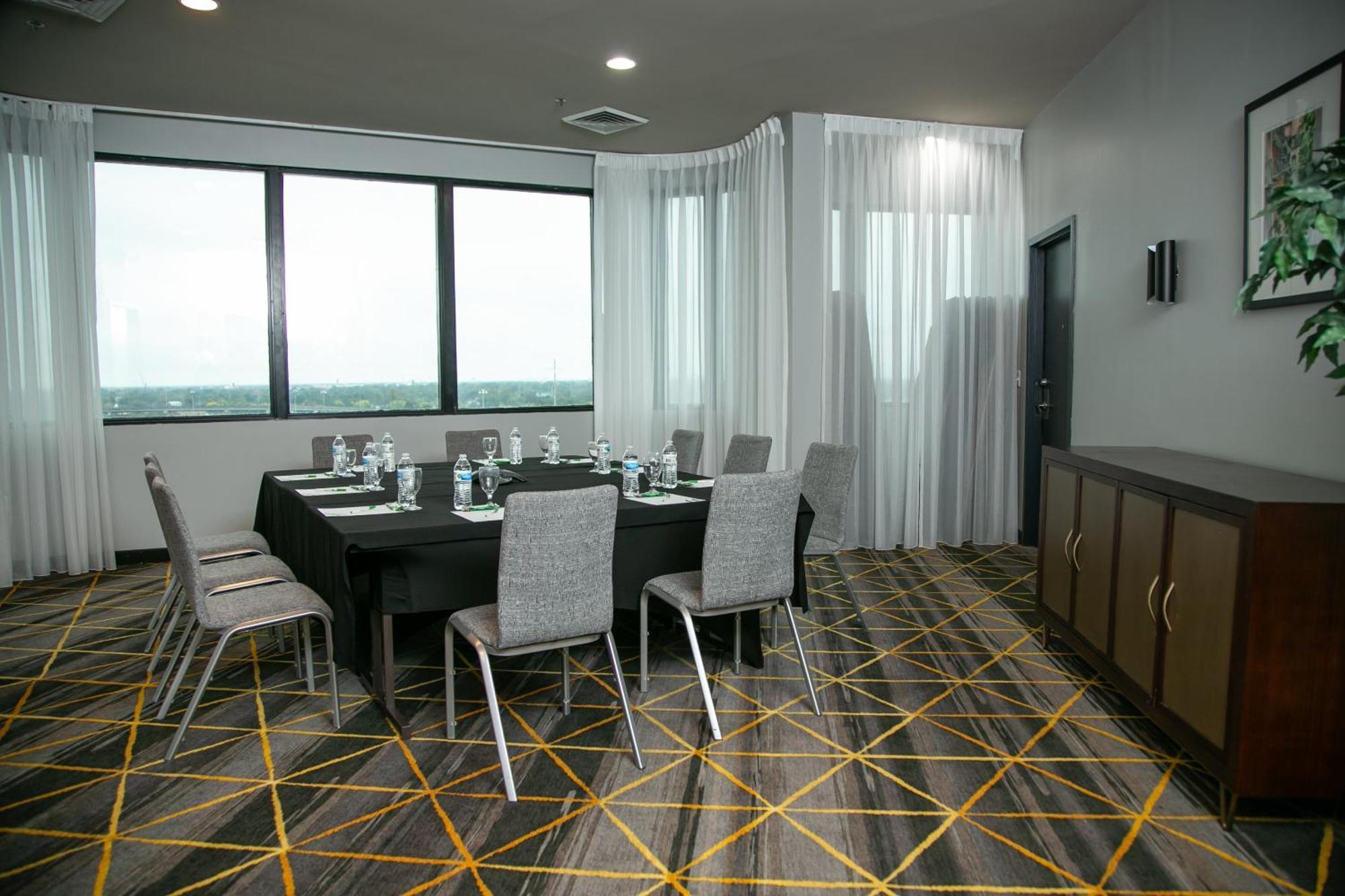 Holiday Inn New Orleans West Bank Tower By Ihg Гретна Экстерьер фото